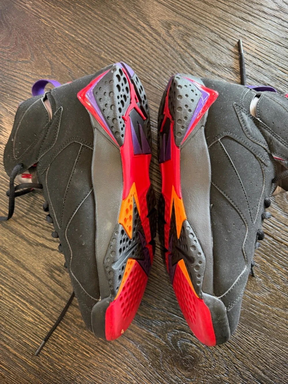2012 Air Jordan 7 Retro ‘Raptor’ men’s size 9